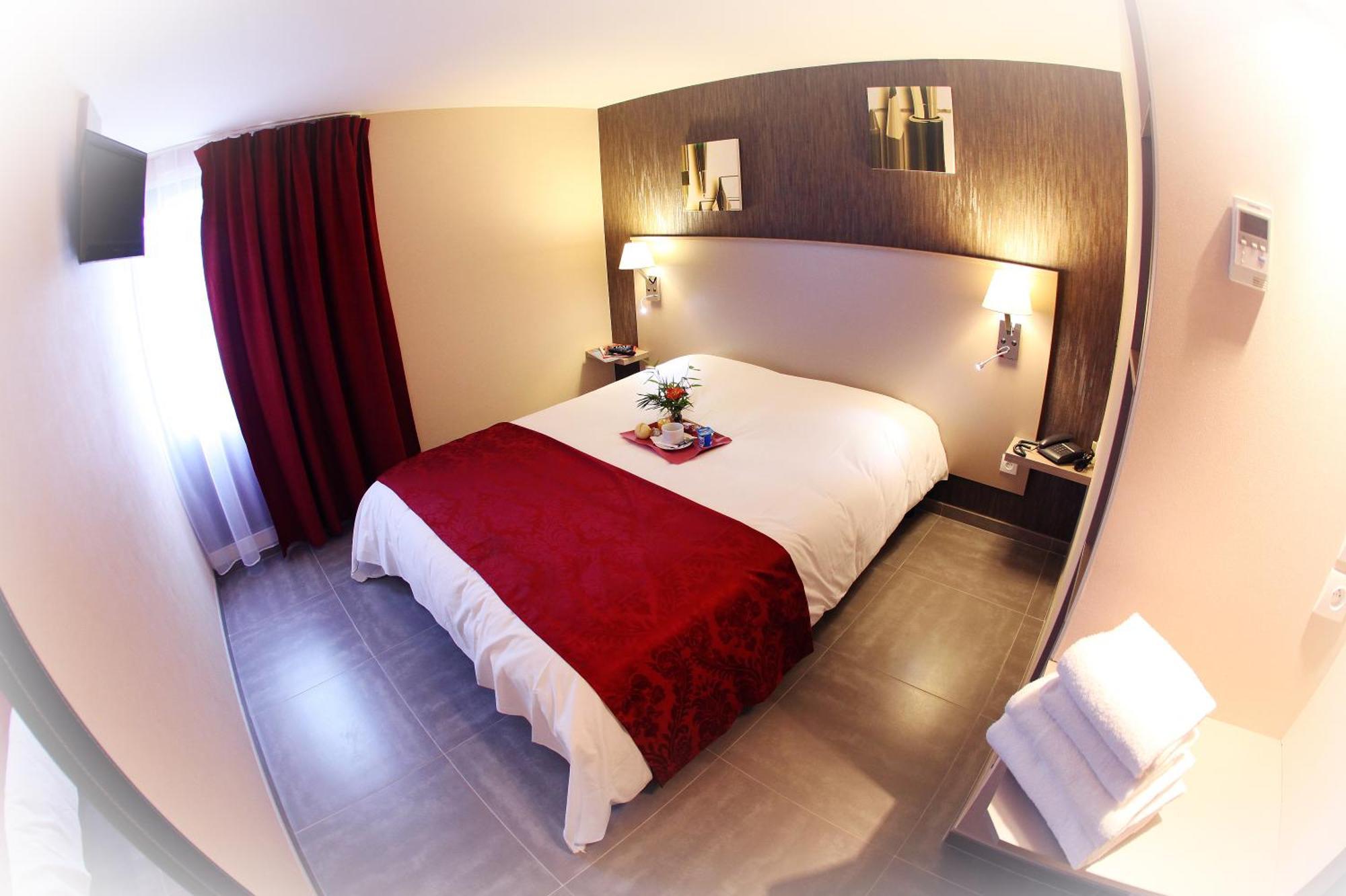 Hotel Le Coudon La Farlède Buitenkant foto