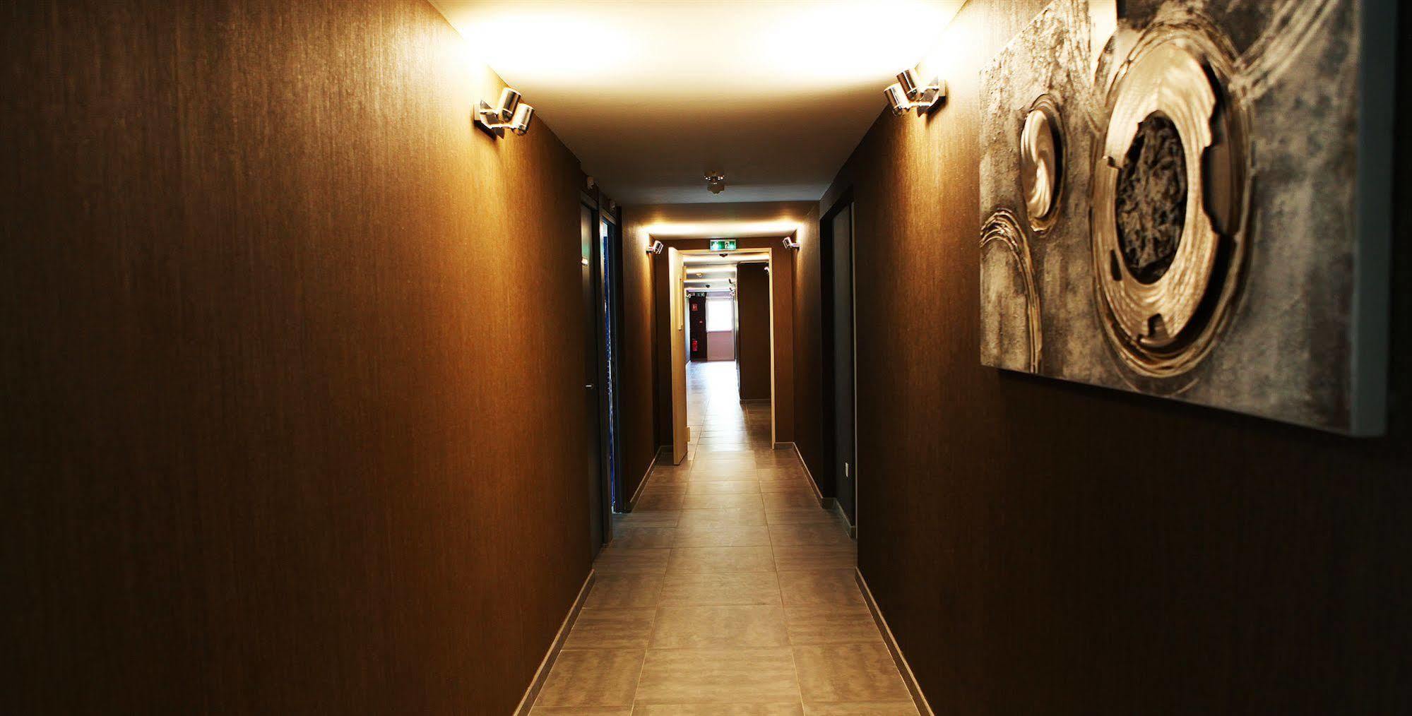 Hotel Le Coudon La Farlède Buitenkant foto